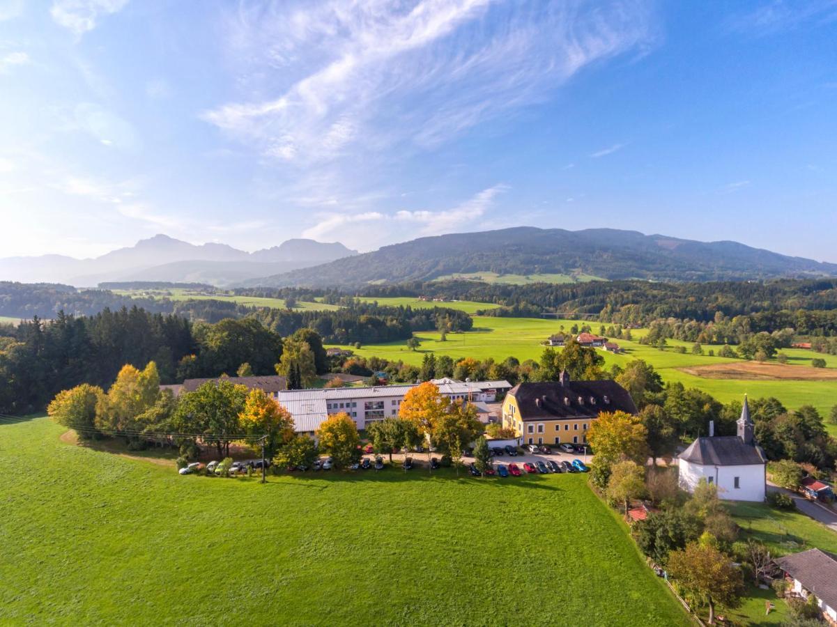 Haus Chiemgau - Kolping-Familienhotel Teisendorf Exterior photo