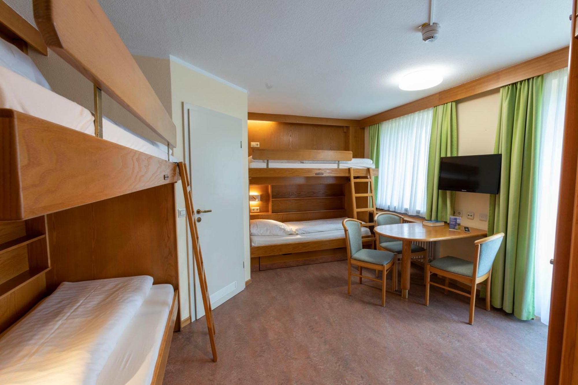 Haus Chiemgau - Kolping-Familienhotel Teisendorf Exterior photo